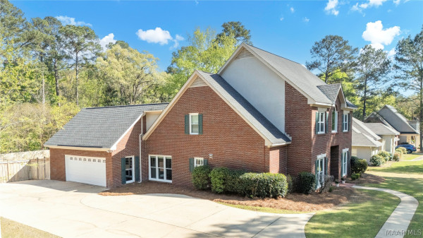 8243 Mossy Oak Drive