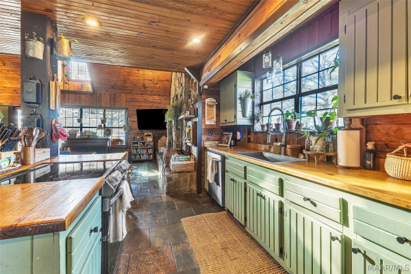 326 Ware Road