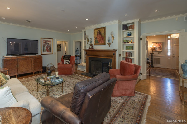 3045 Boxwood Drive