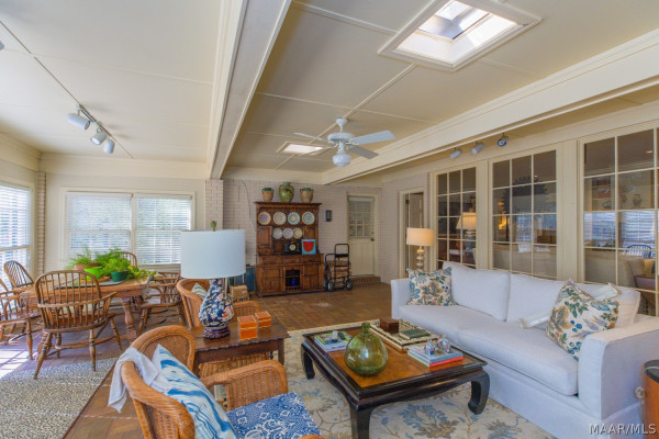 3045 Boxwood Drive