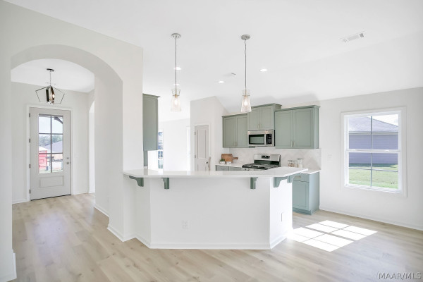 368 Crestwood Circle