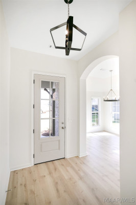368 Crestwood Circle