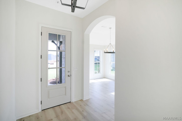 368 Crestwood Circle