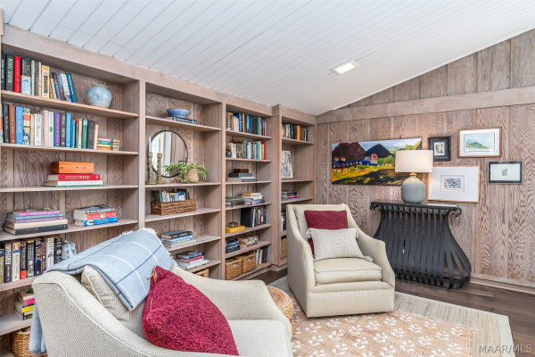 1706 Vaughn Lane