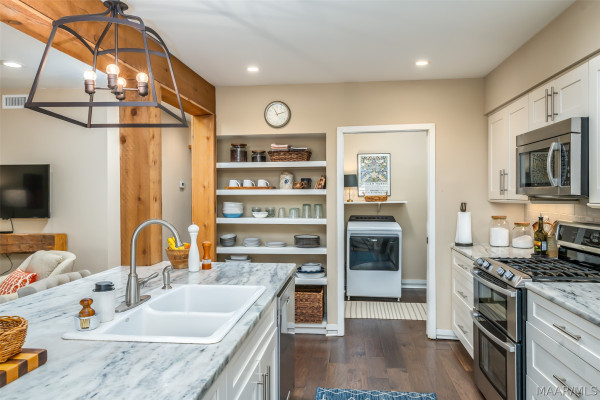 1706 Vaughn Lane