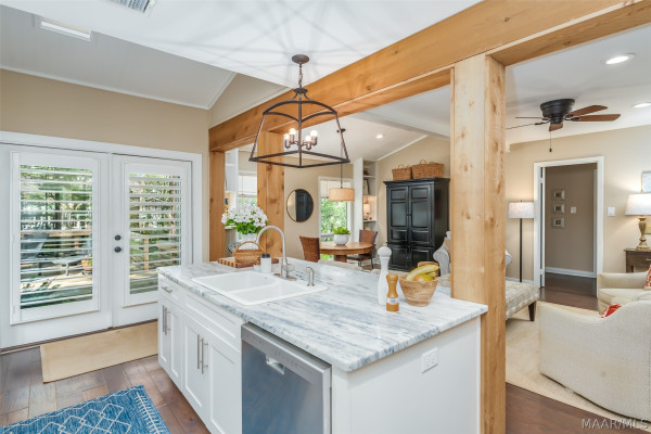1706 Vaughn Lane
