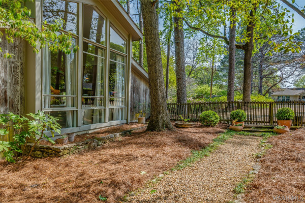 1706 Vaughn Lane