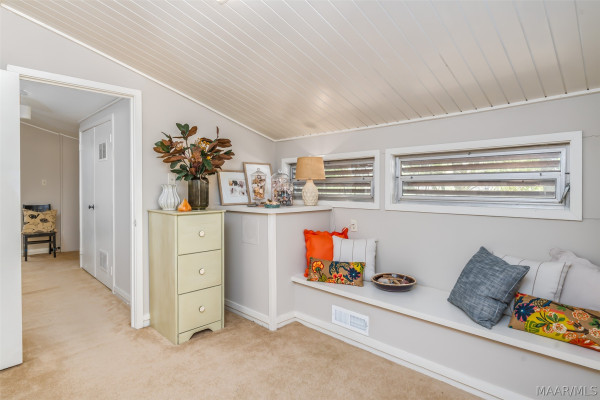 1706 Vaughn Lane