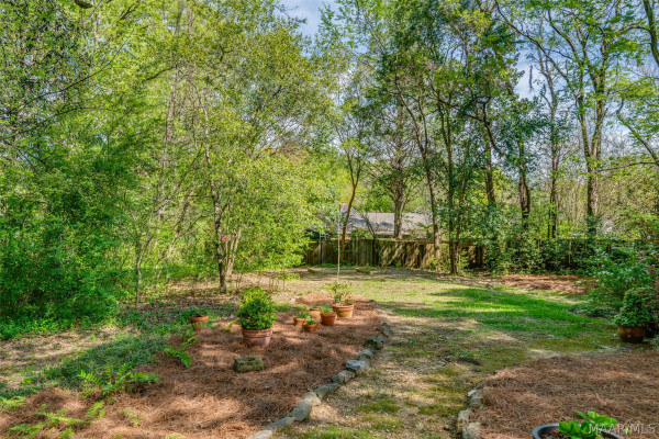 1706 Vaughn Lane