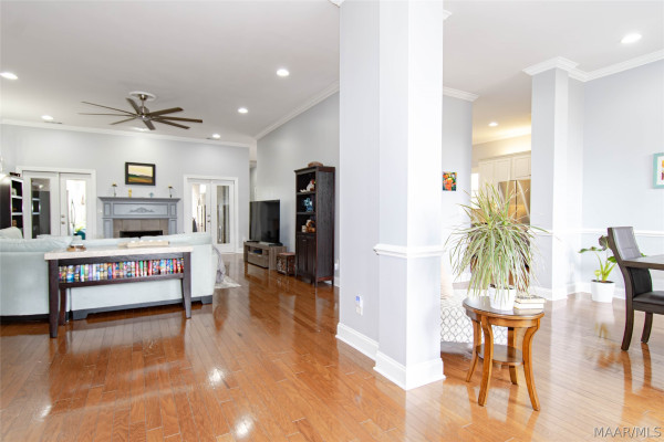 8700 VINTAGE Way