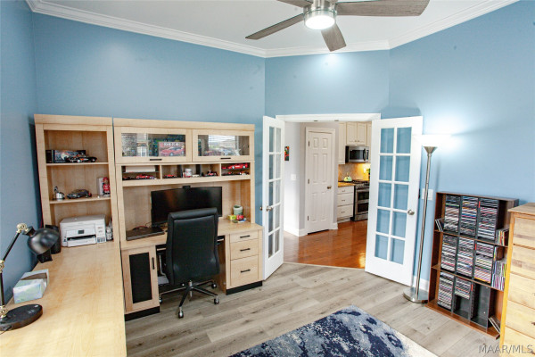 8700 VINTAGE Way