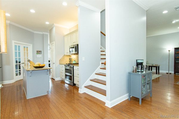 8700 VINTAGE Way