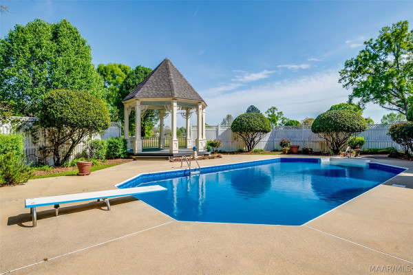 124 Glynlakes Drive
