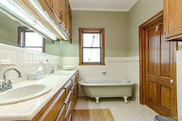 393 Harrogate Springs Road