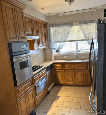 2748 CRESTVIEW Avenue