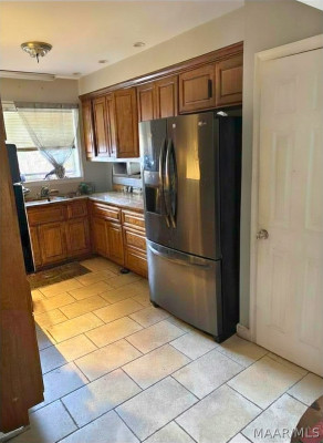 2748 CRESTVIEW Avenue