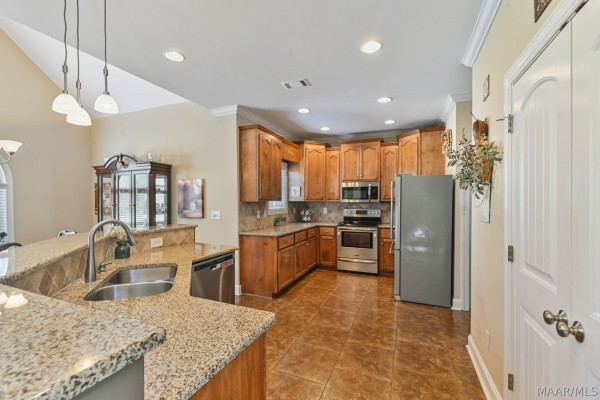 315 Curlee Way