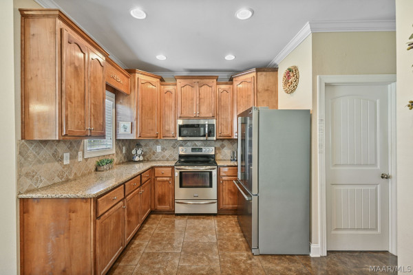 315 Curlee Way
