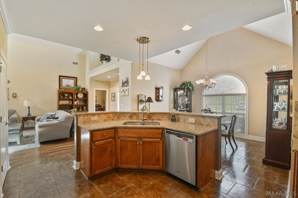 315 Curlee Way