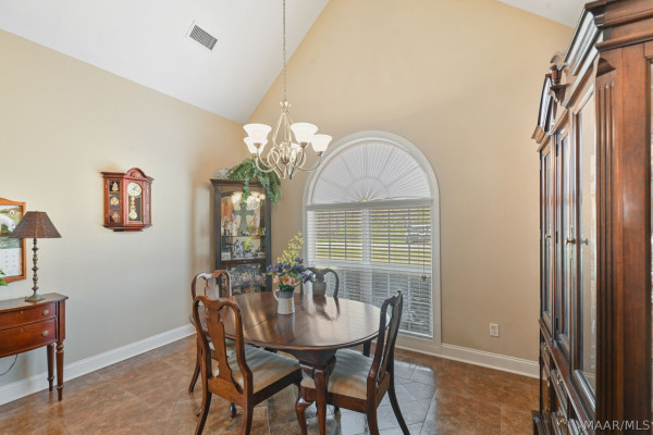 315 Curlee Way