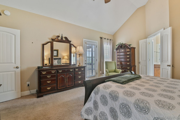 315 Curlee Way
