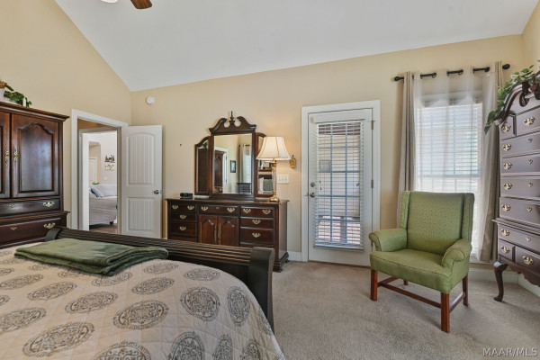 315 Curlee Way