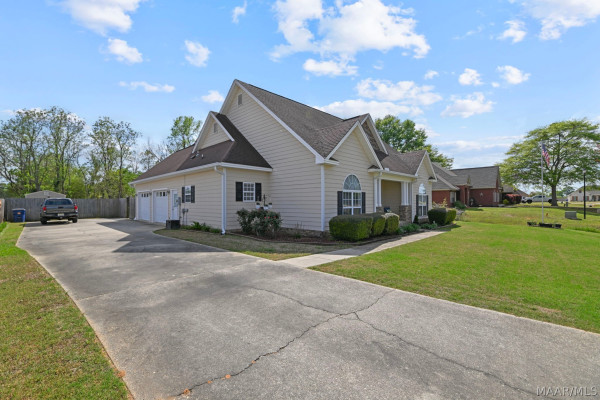 315 Curlee Way