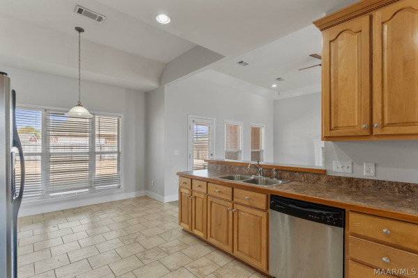 2014 Vonica Rose Street