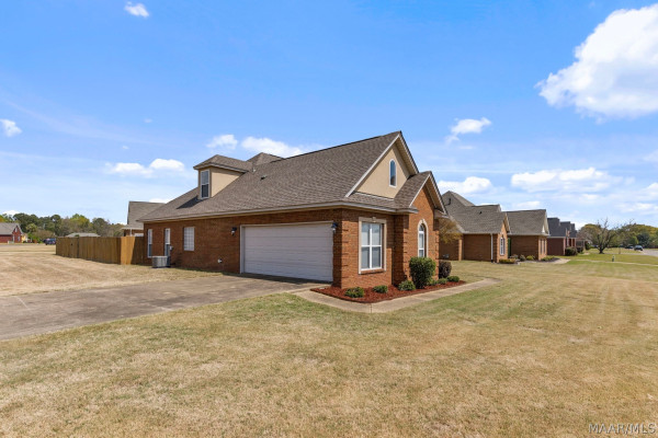 2014 Vonica Rose Street
