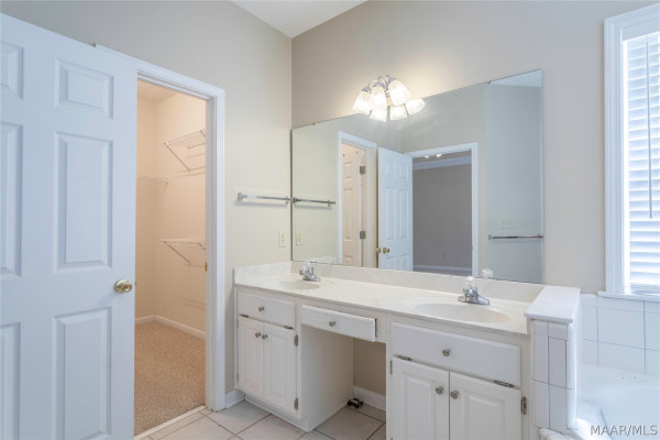 338 MEADOWVIEW Drive