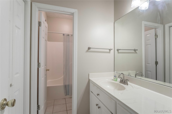 338 MEADOWVIEW Drive