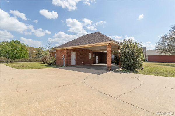 338 MEADOWVIEW Drive