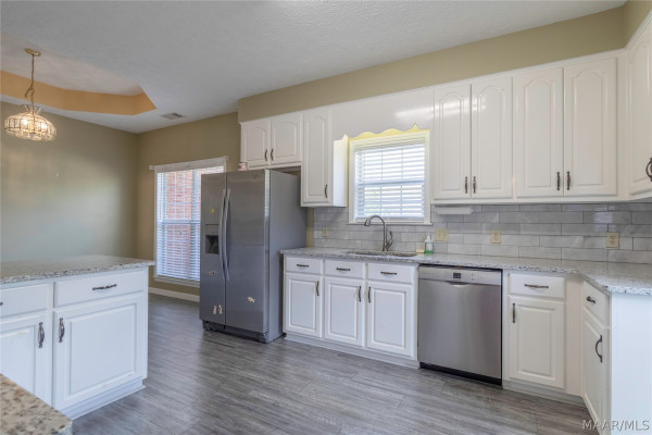 338 MEADOWVIEW Drive