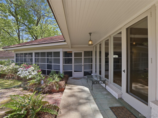 1252 Augusta Avenue