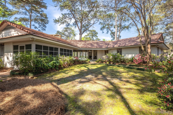 1252 Augusta Avenue