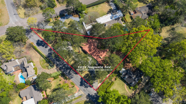 1252 Augusta Avenue
