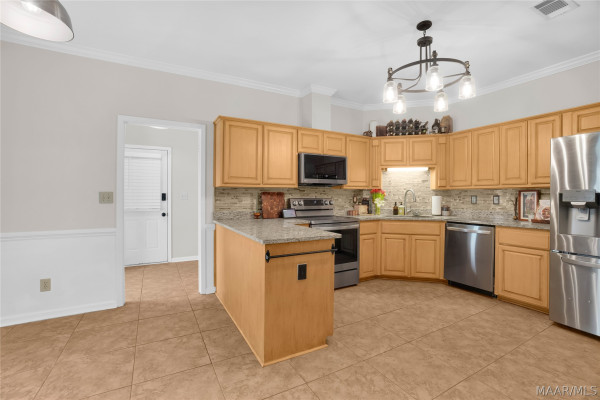 8211 Greyfield Drive