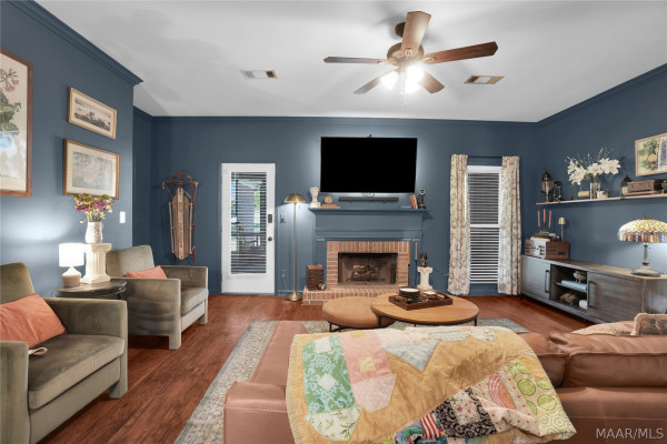 8211 Greyfield Drive