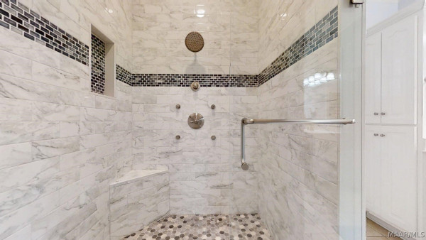 9249 Bridge Pointe .