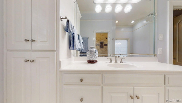 9249 Bridge Pointe .