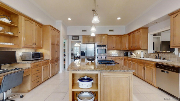 9249 Bridge Pointe .