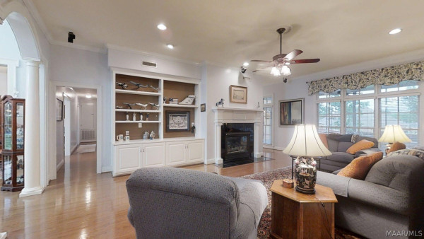 9249 Bridge Pointe .