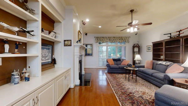 9249 Bridge Pointe .