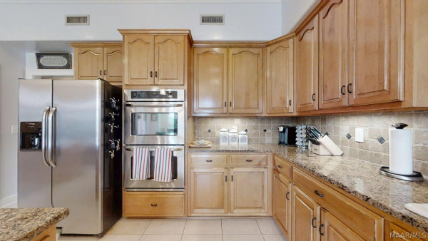 9249 Bridge Pointe .