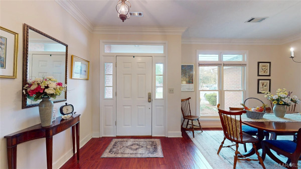 223 LAKESHORE Drive