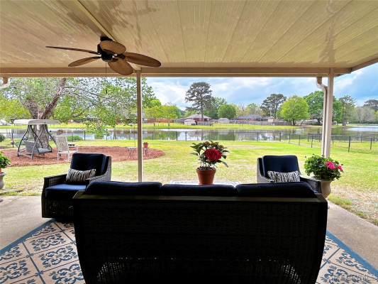 223 LAKESHORE Drive