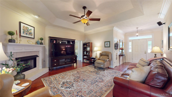 223 LAKESHORE Drive