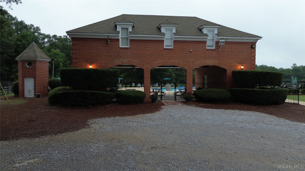 223 LAKESHORE Drive