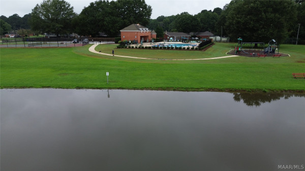223 LAKESHORE Drive