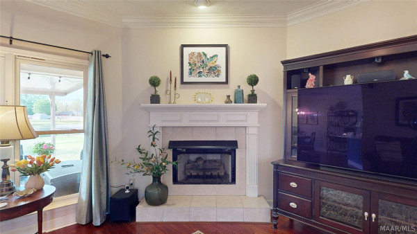 223 LAKESHORE Drive